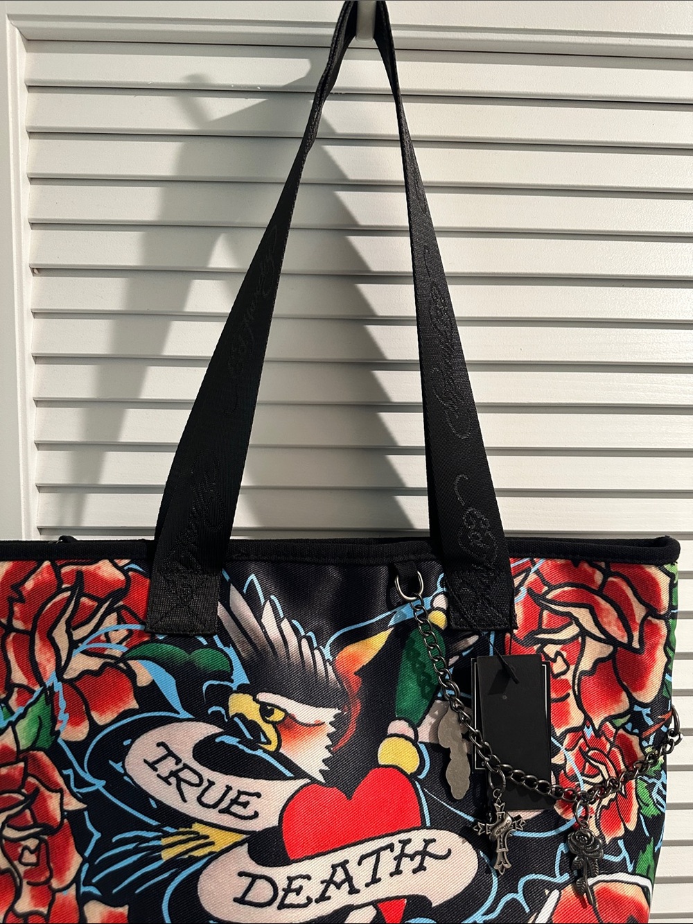 NWT Ed Hardy True Death & Roses Medium Tote/Shoulder Bag W/Charms. - Picture 3 of 11
